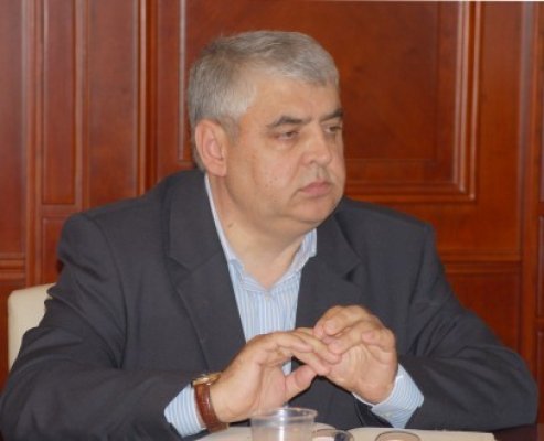 Primarul din Limanu a scăpat situaţia de sub control: cetăţenii au întrerupt şedinţa Consiliului Local